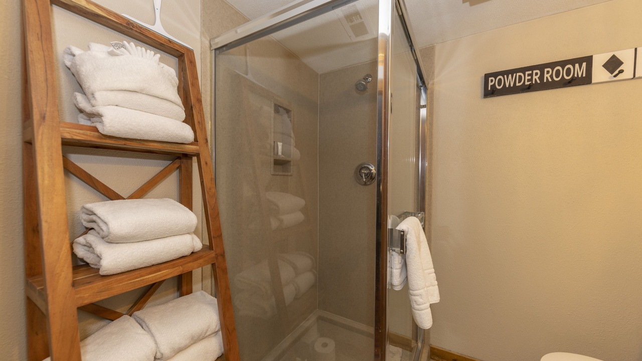 Photo of Bathroom in Summit Cove