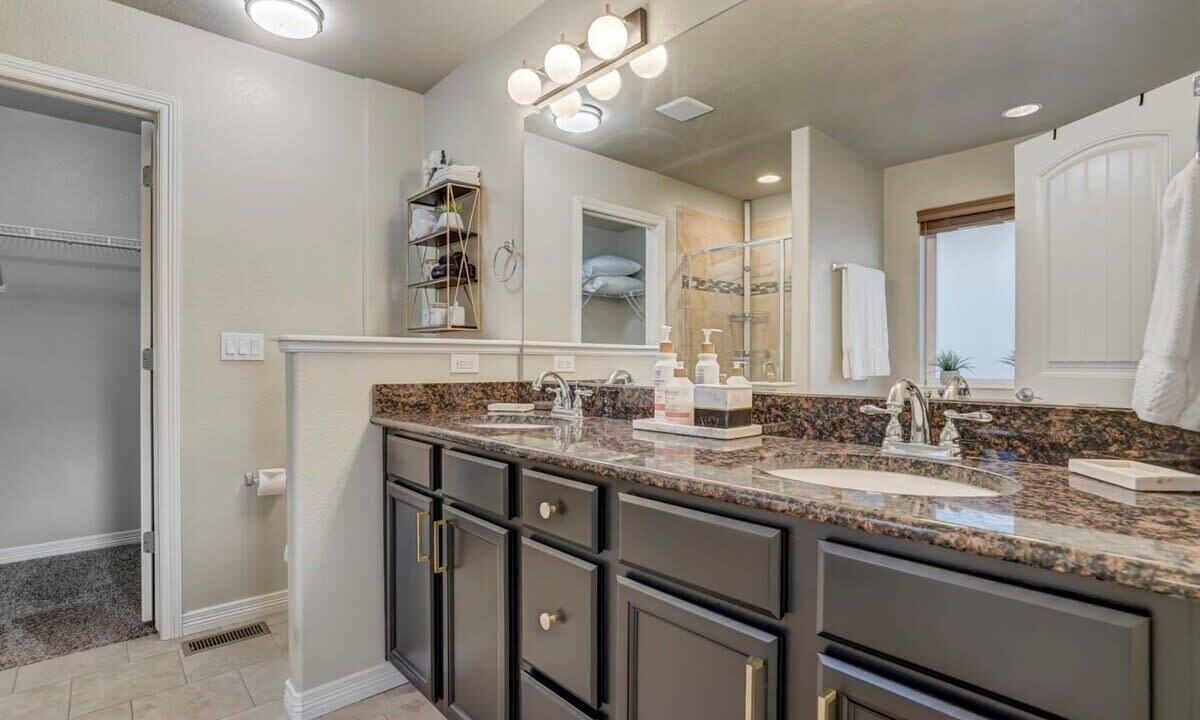 Photo of Bathroom in Monument