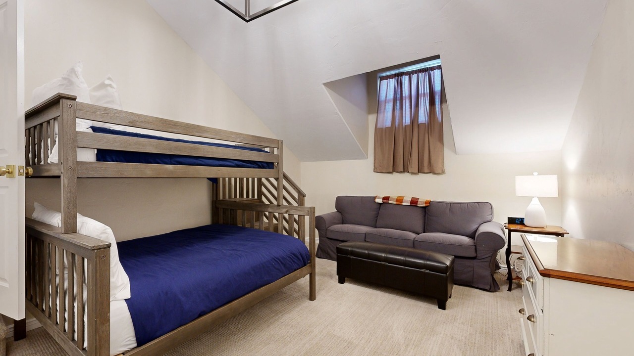 Photo of Bedroom in Edwards