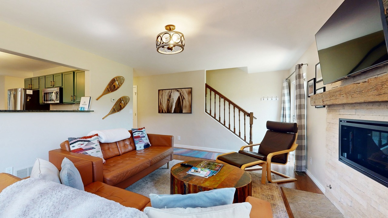 Photo of Livingroom in Edwards