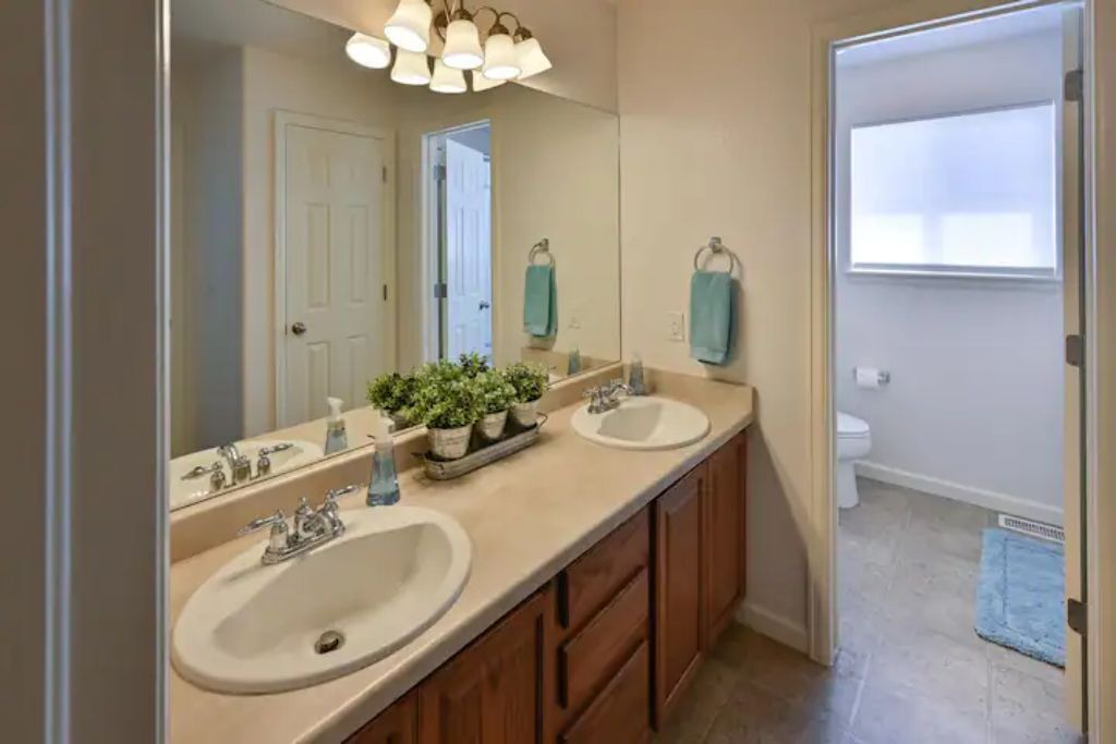 Photo of Bathroom in Monument