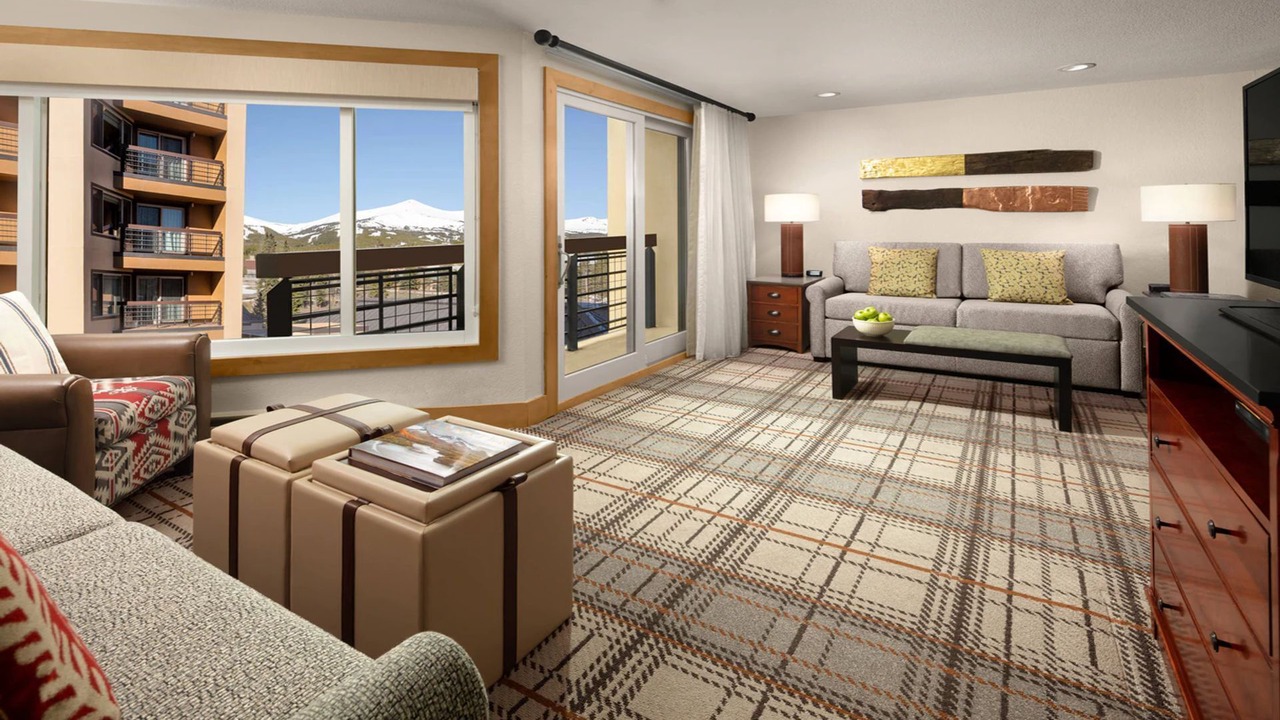 Photo of Livingroom in Peak 9