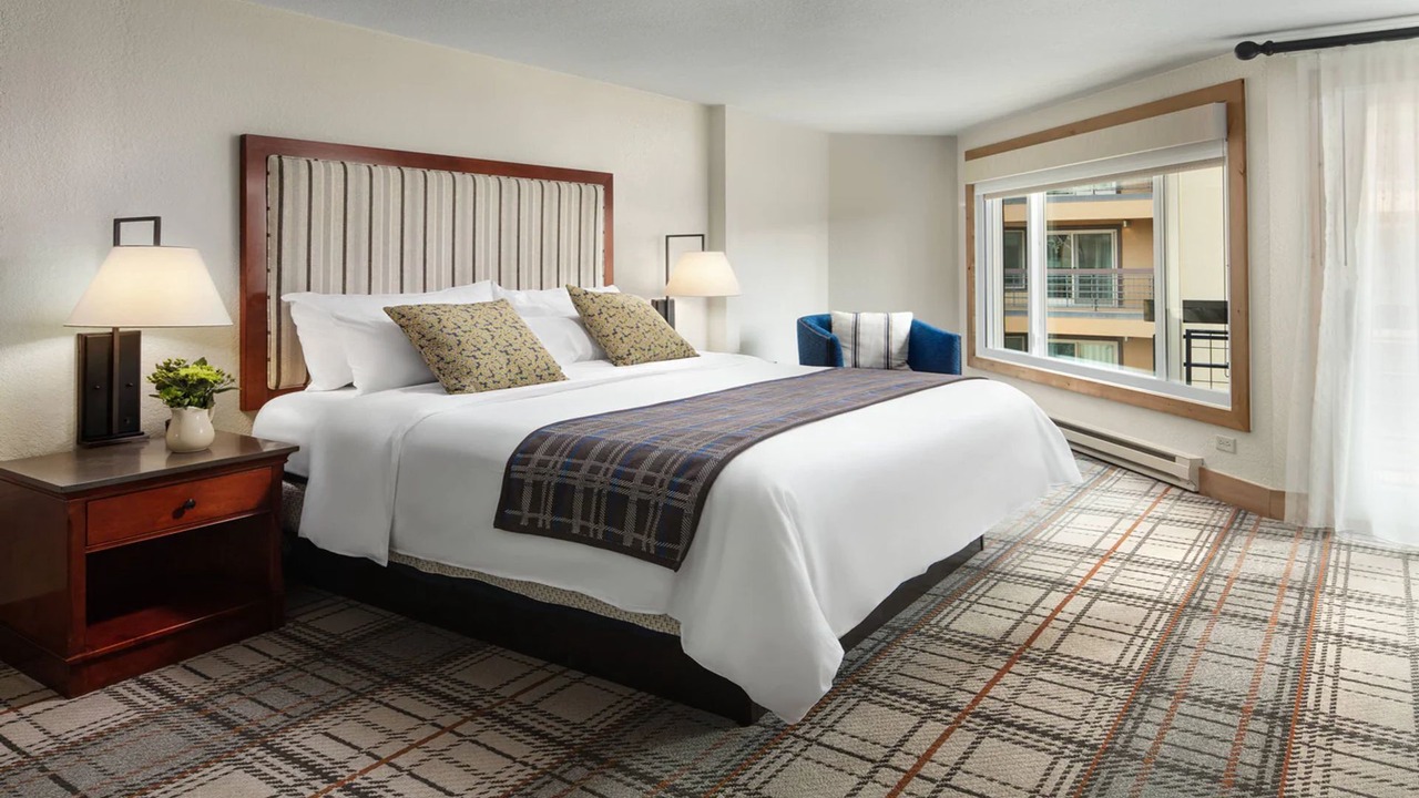 Photo of Bedroom in Peak 9
