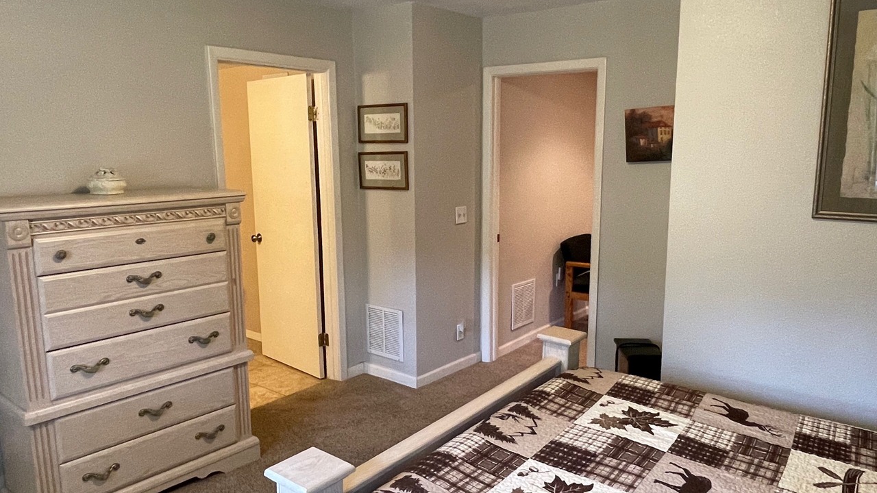 Photo of Bedroom in Idaho Springs