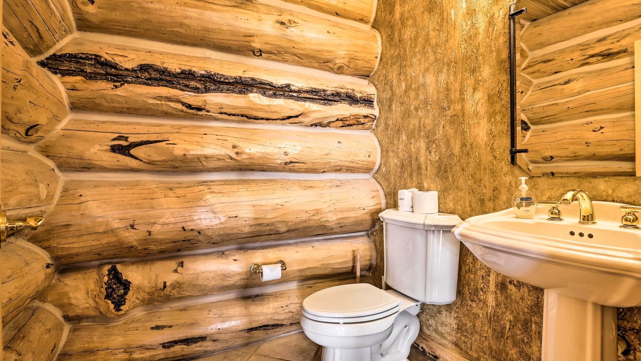 Photo of Bathroom in Silvercreek