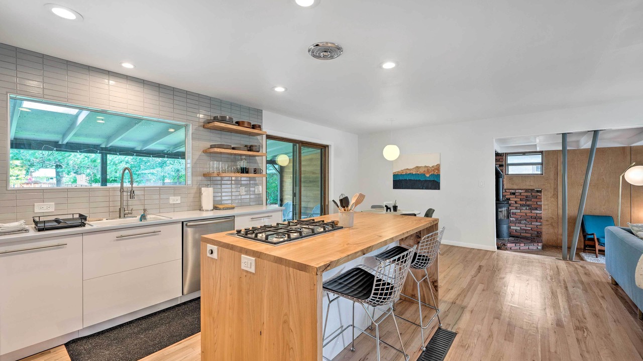 Photo of Kitchen in Baseline Sub