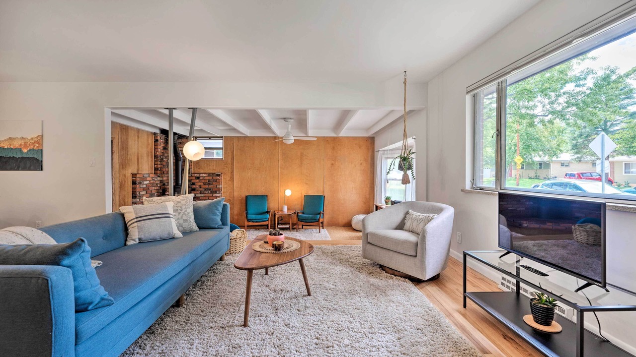 Photo of Livingroom in Baseline Sub