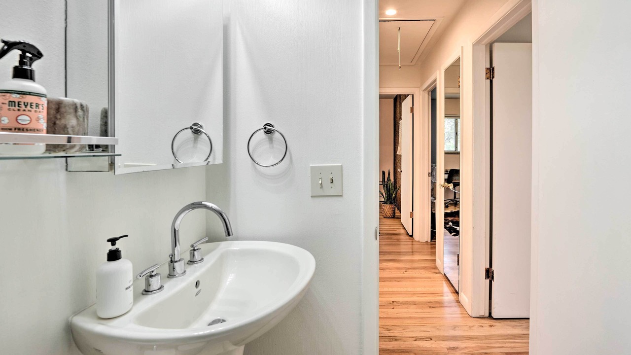 Photo of Bathroom in Baseline Sub