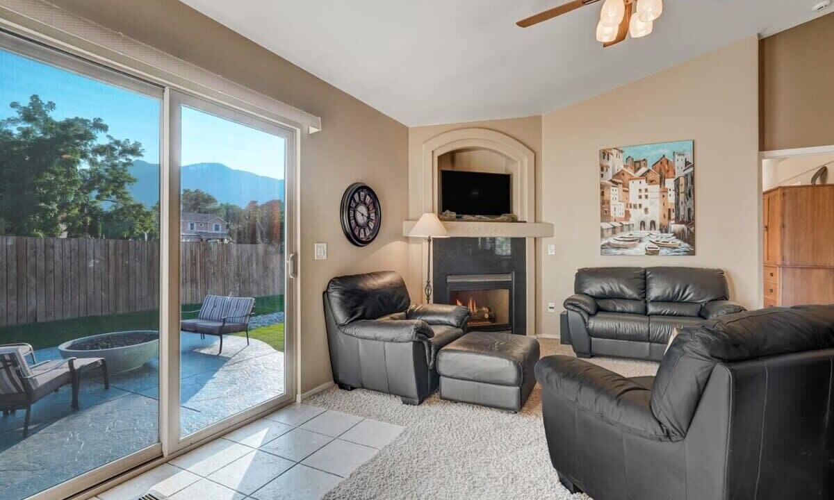 Photo of Livingroom in Cheyenne Meadows