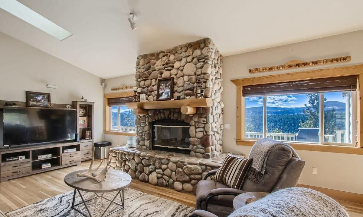 Photo of Livingroom in Black Hawk