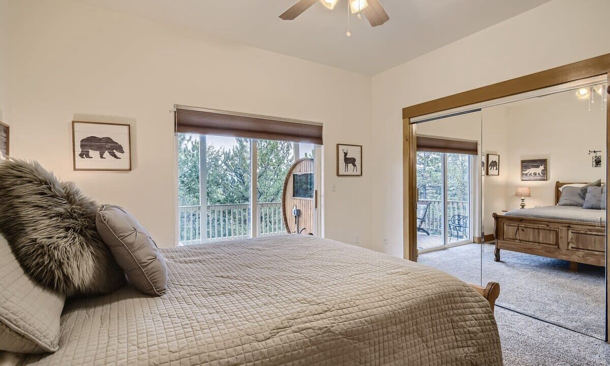 Photo of Bedroom in Black Hawk