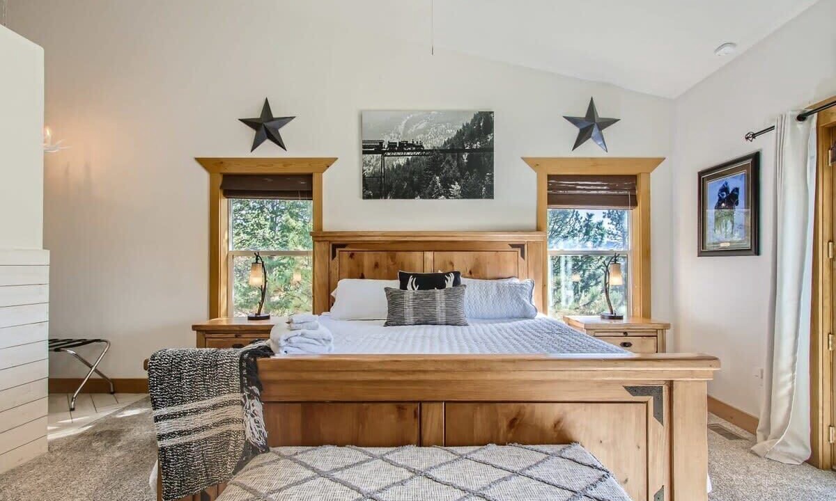 Photo of Bedroom in Black Hawk