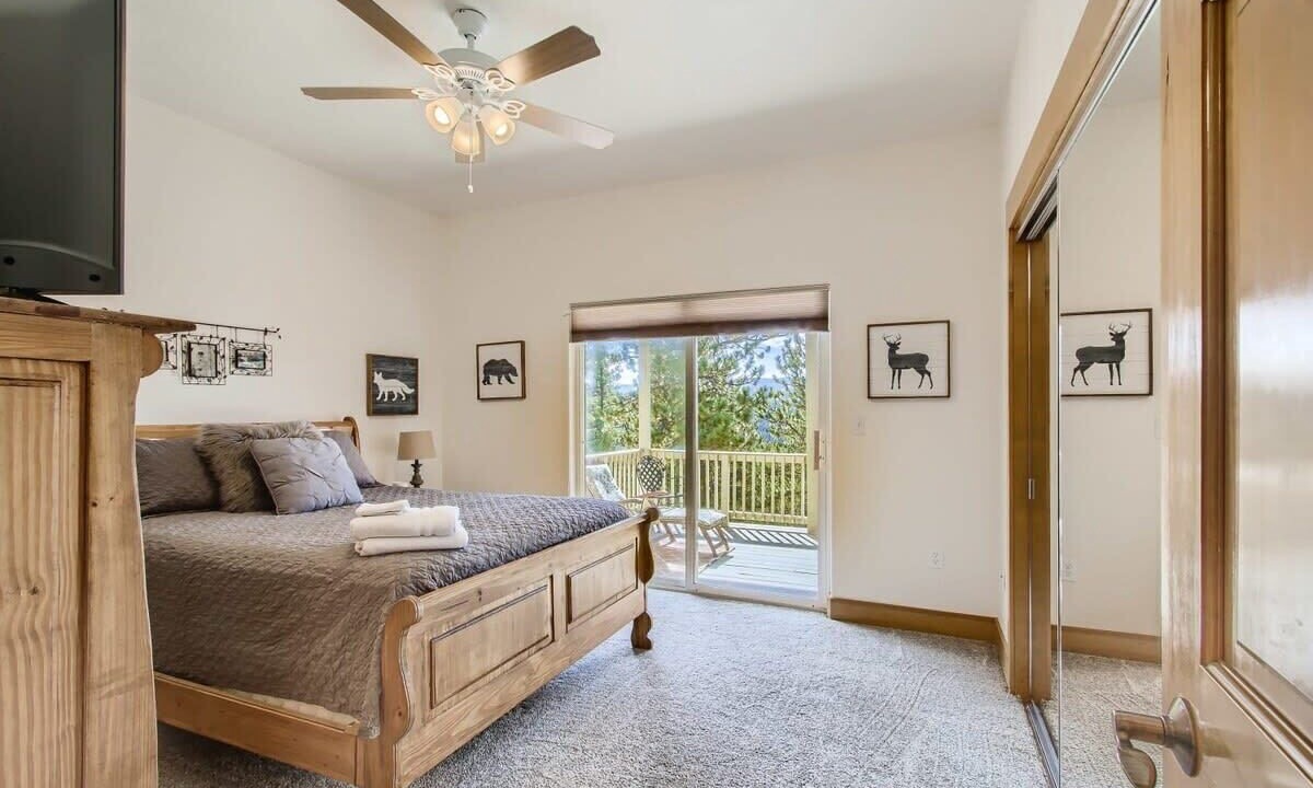 Photo of Bedroom in Black Hawk