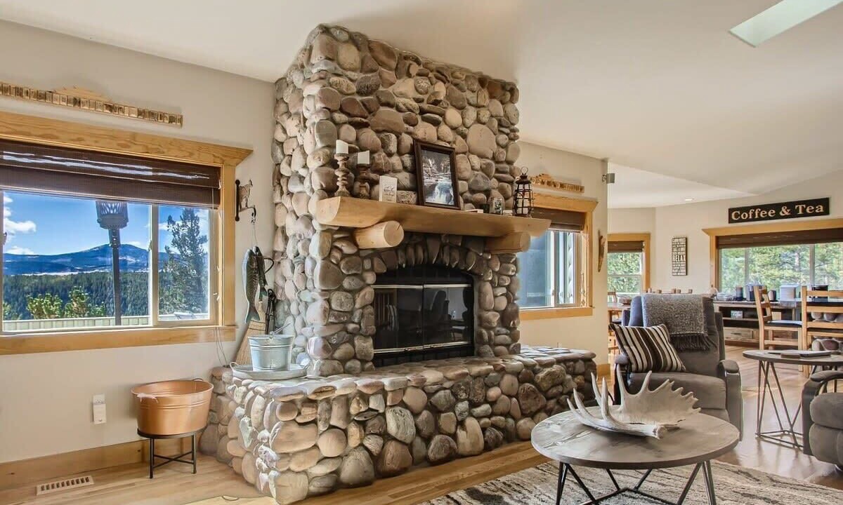 Photo of Livingroom in Black Hawk