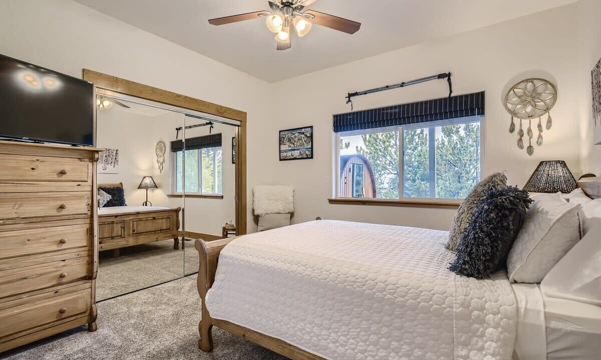Photo of Bedroom in Black Hawk