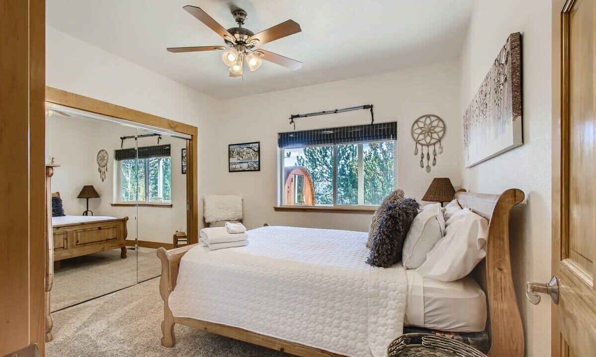 Photo of Bedroom in Black Hawk