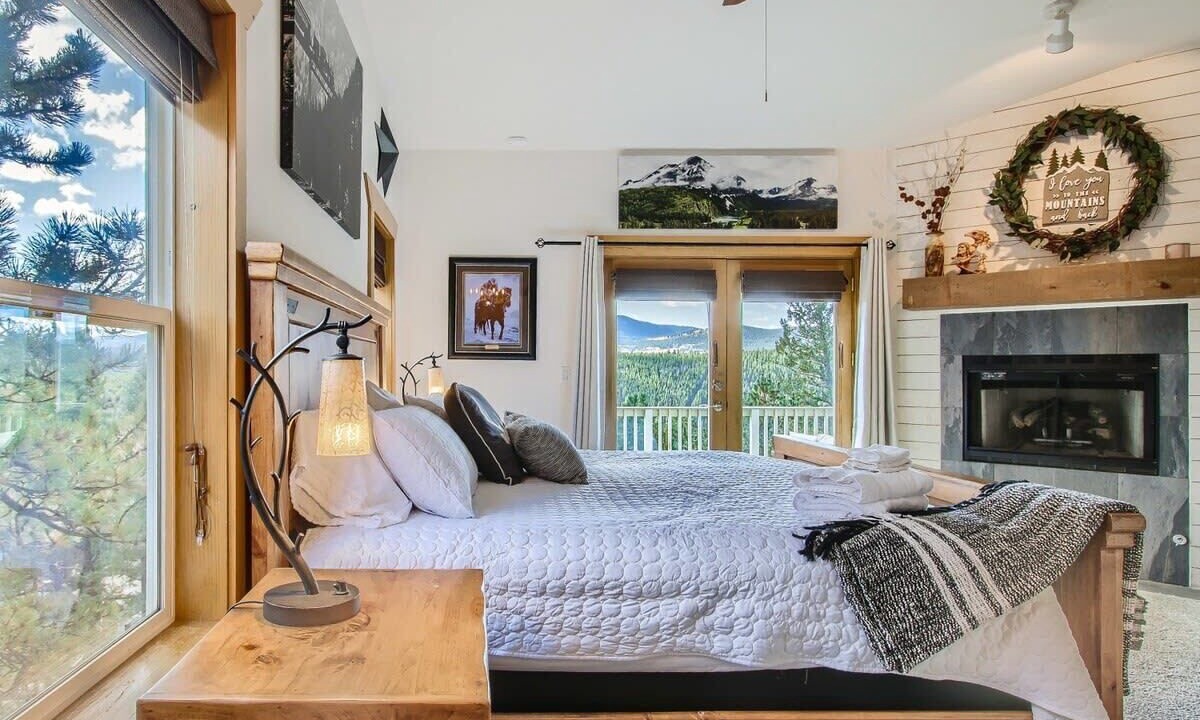 Photo of Bedroom in Black Hawk
