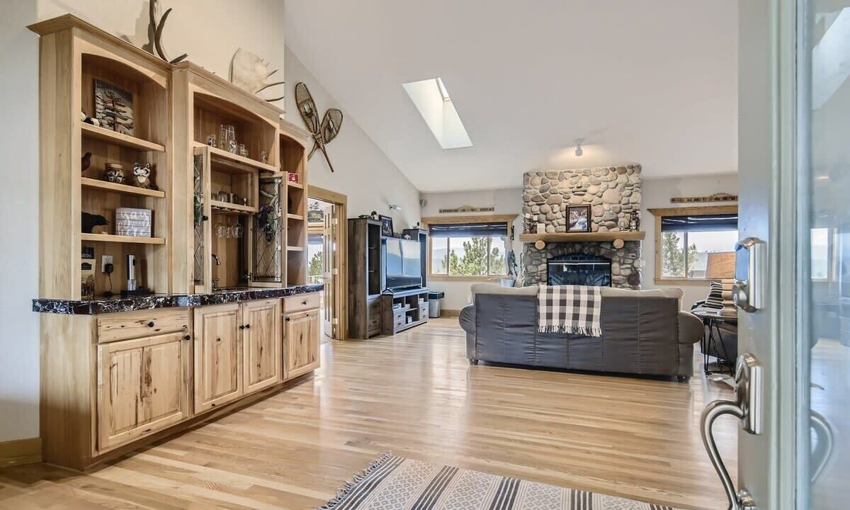 Photo of Livingroom in Black Hawk