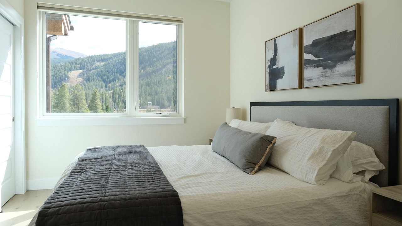 Photo of Bedroom in Lakeside Village