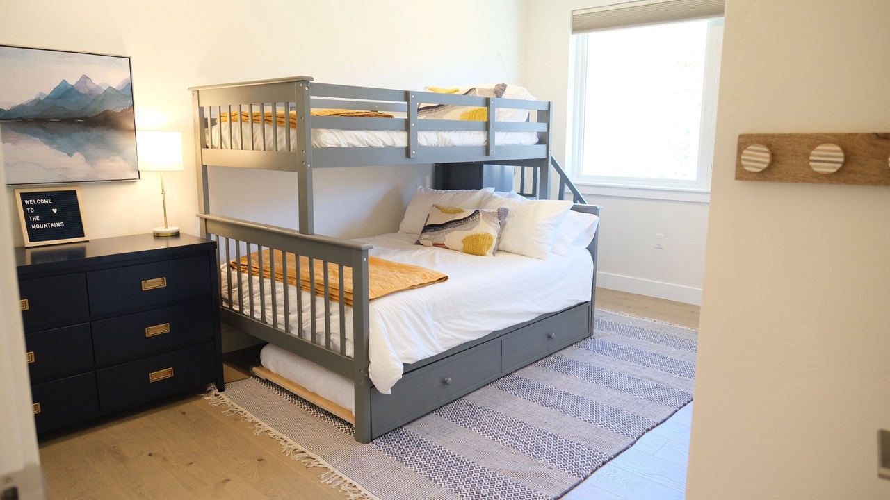 Photo of Bedroom in Lakeside Village