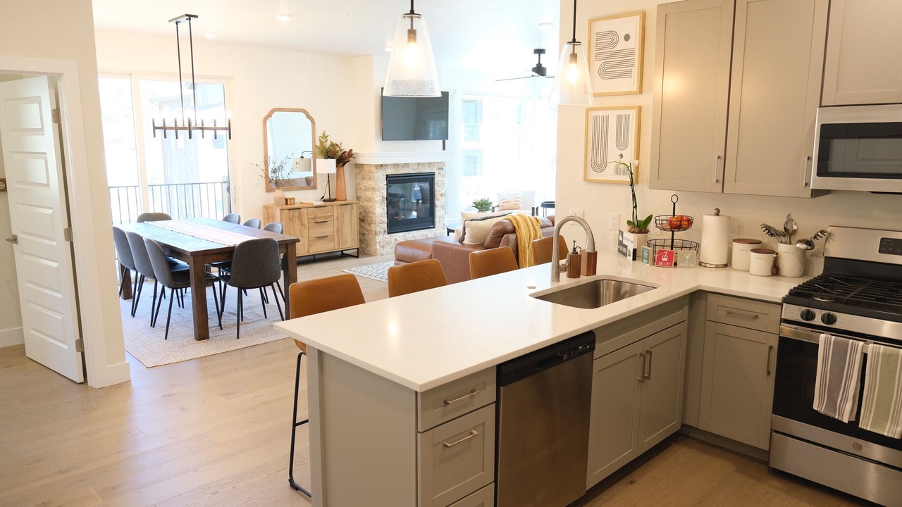 Photo of Kitchen in Lakeside Village