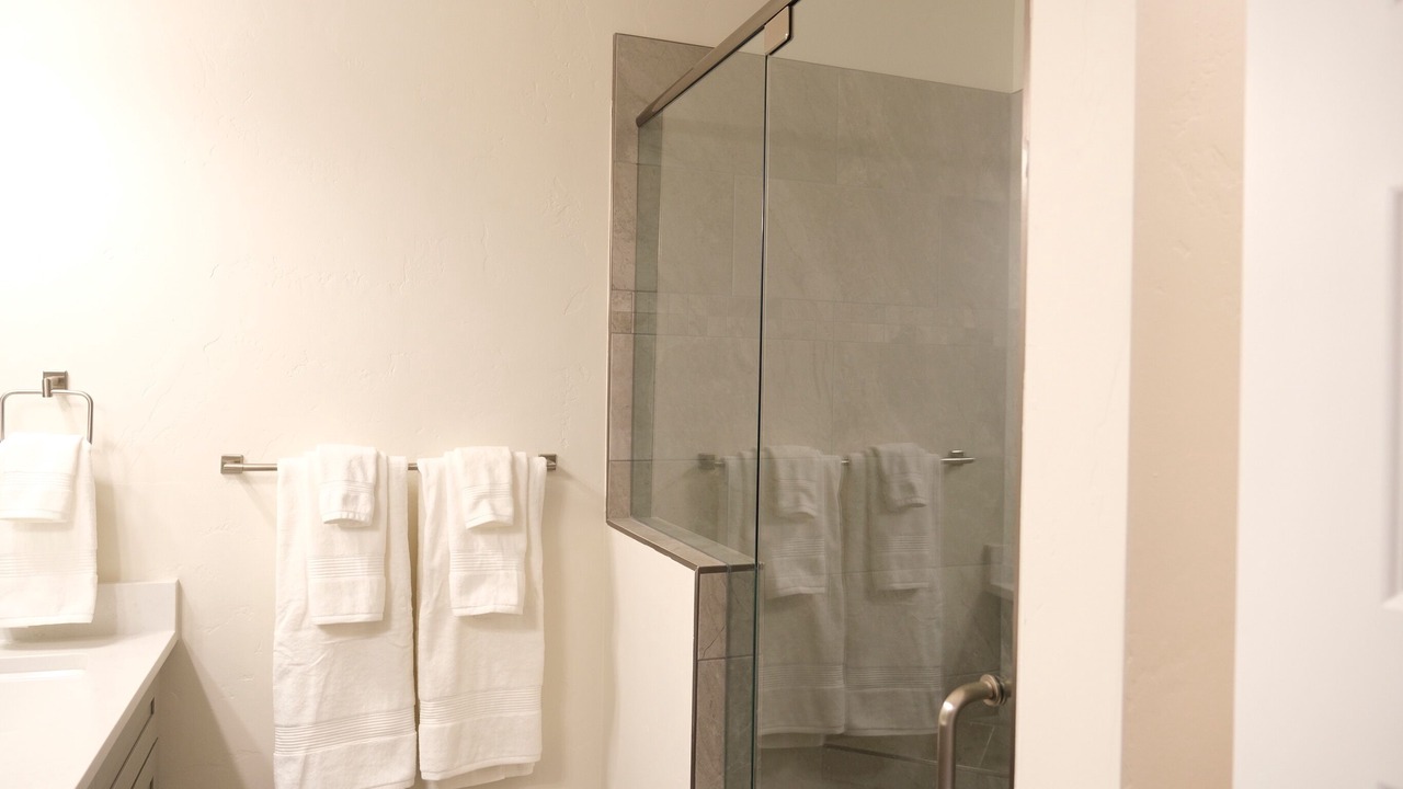 Photo of Bathroom in Lakeside Village