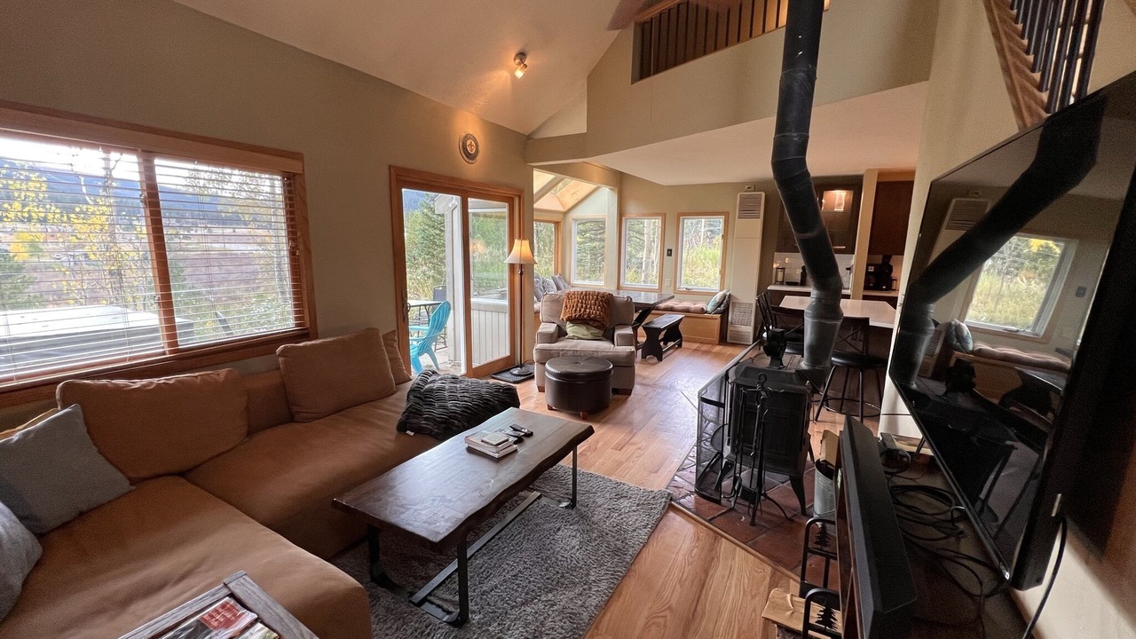 Photo of Livingroom in Blue River