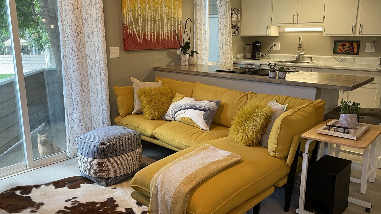 Photo of Livingroom in Foothills
