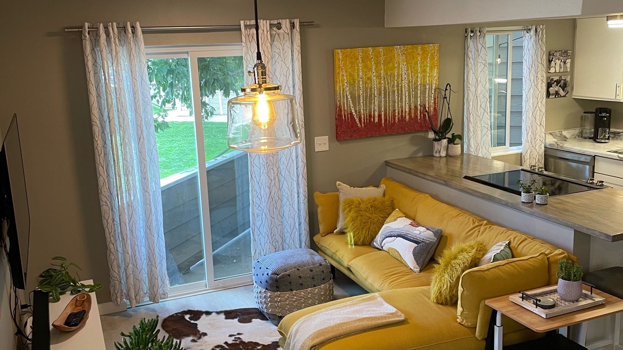 Photo of Livingroom in Foothills