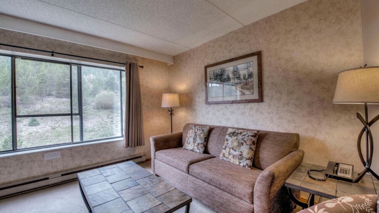 Photo of Bedroom in Peak 9