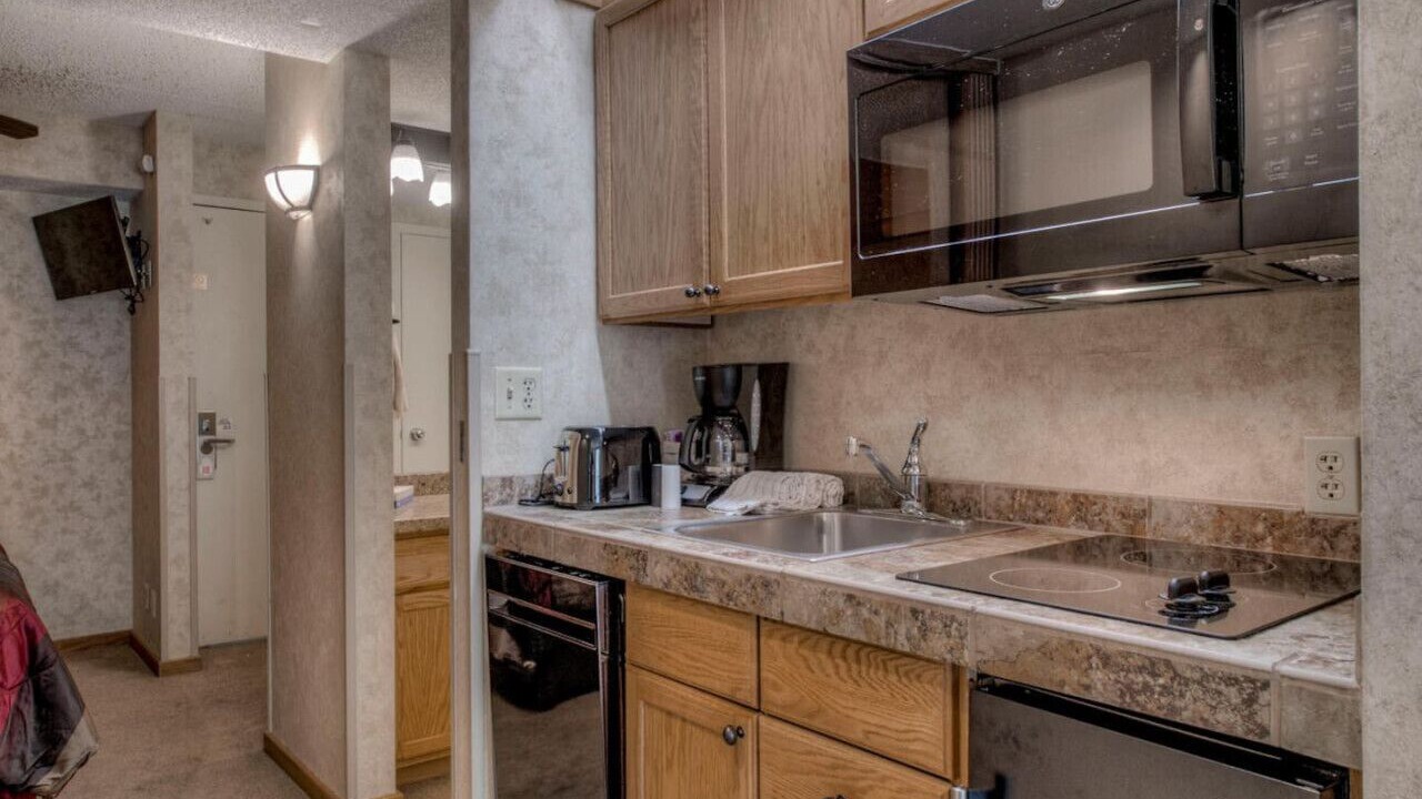 Photo of Kitchen in Peak 9
