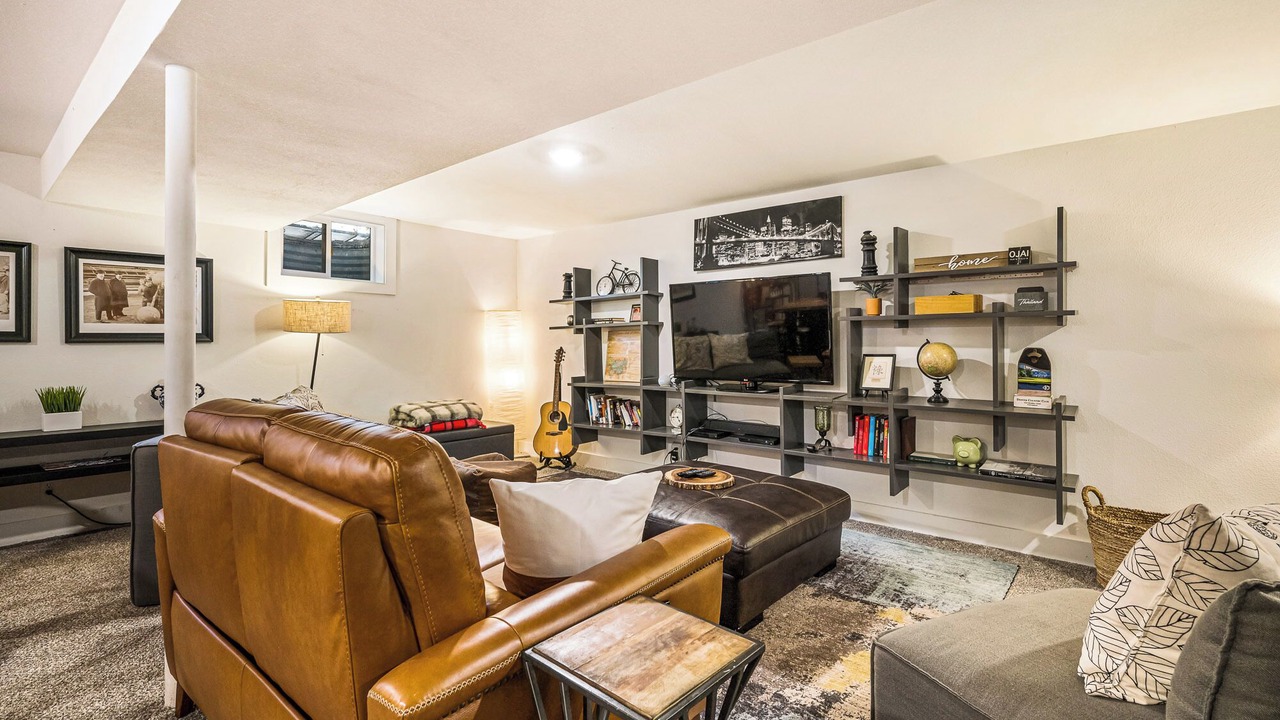 Photo of Livingroom in Virginia Village