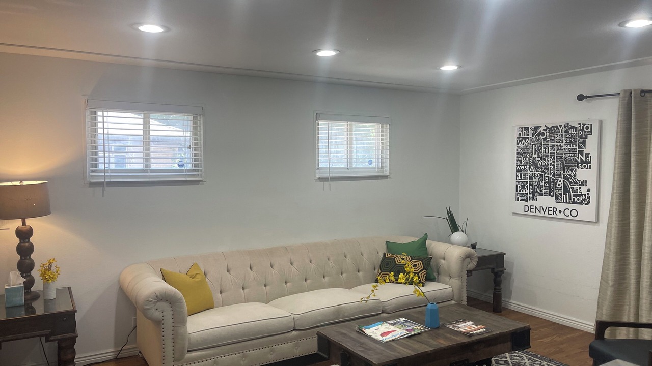Photo of Livingroom in Aurora
