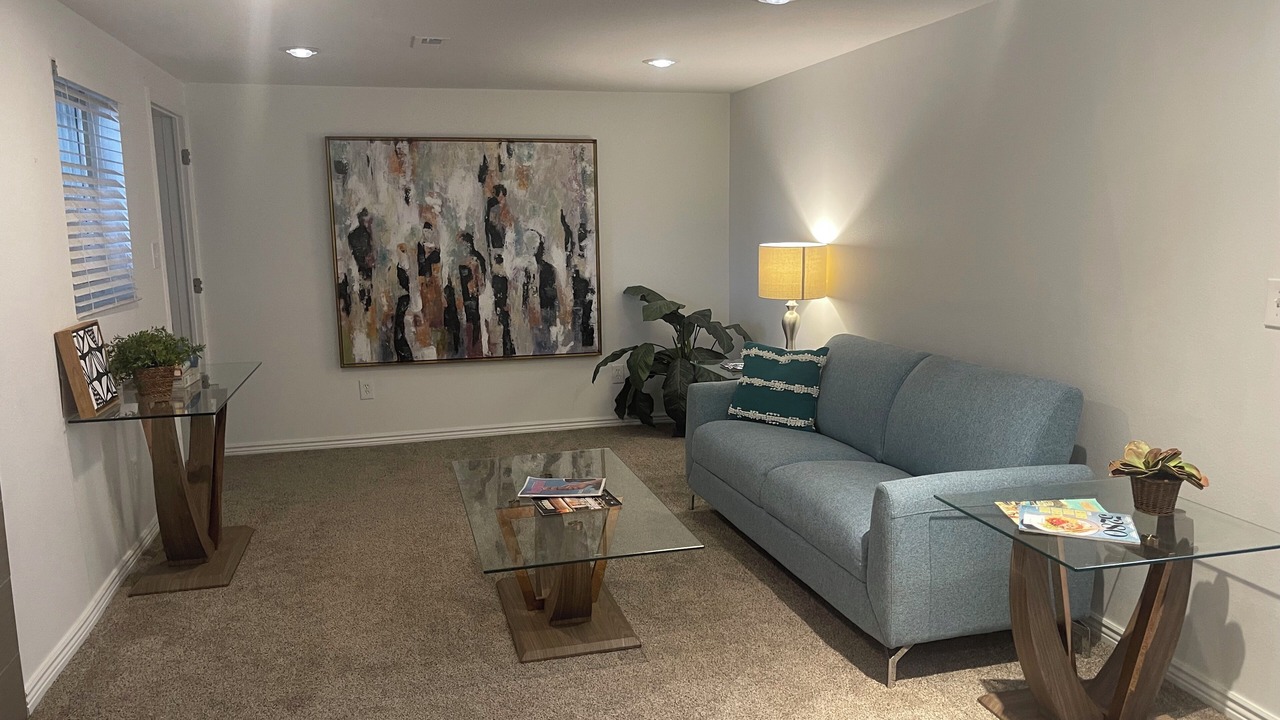 Photo of Livingroom in Aurora