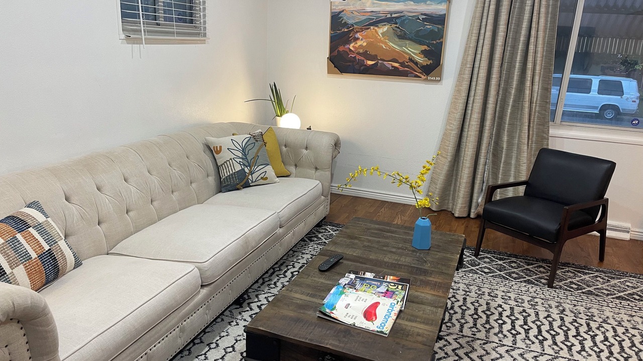 Photo of Livingroom in Aurora