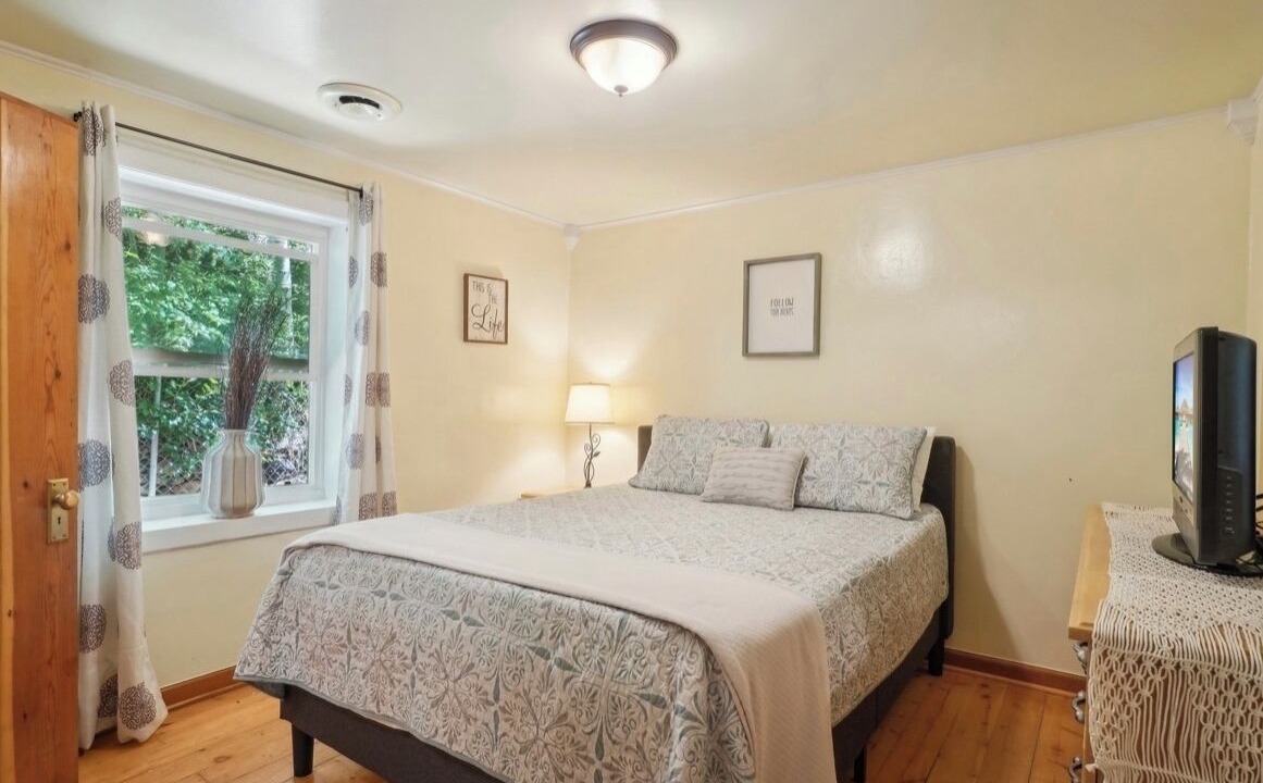Photo of Bedroom in Idaho Springs