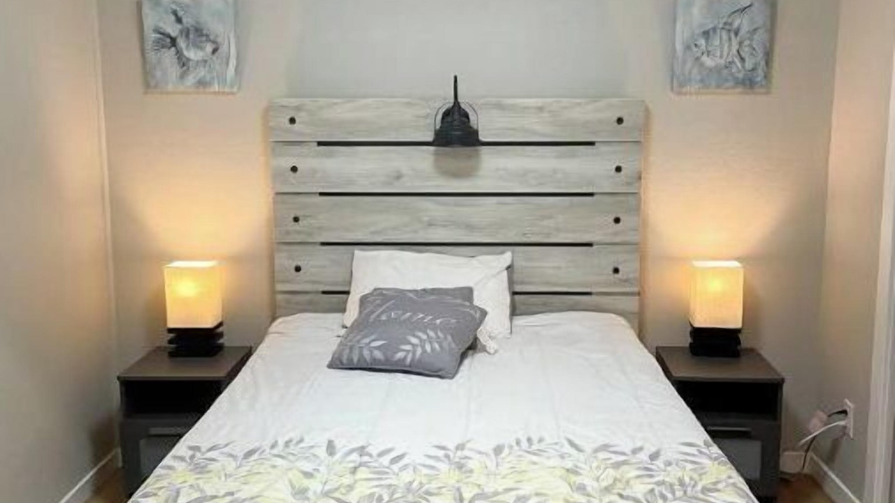 Photo of Bedroom in Edgewater
