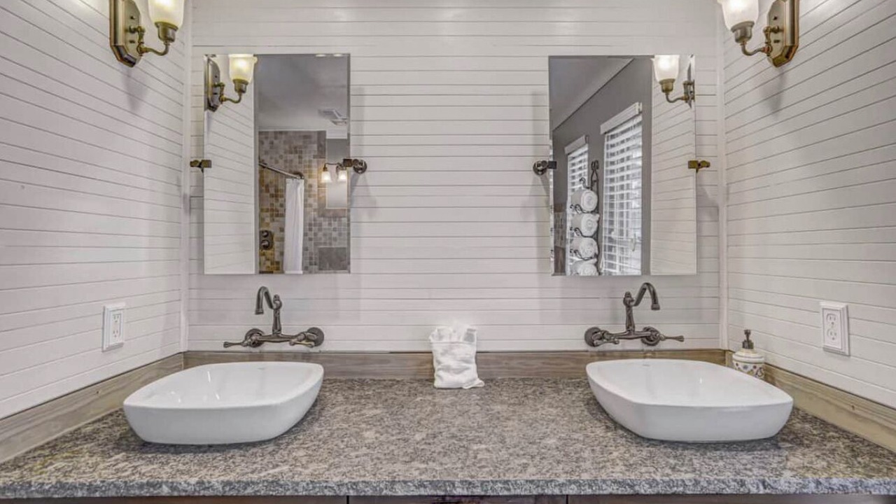 Photo of Bathroom in Village Seven