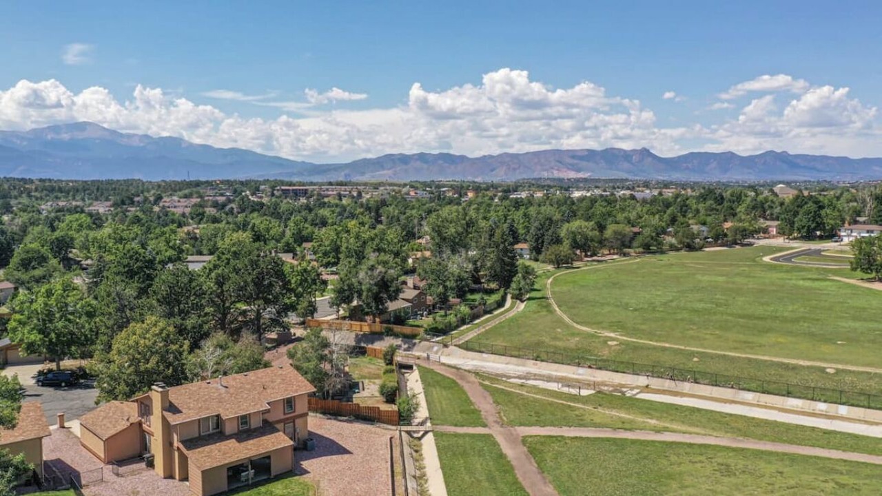 Photo of Outdoor in Village Seven
