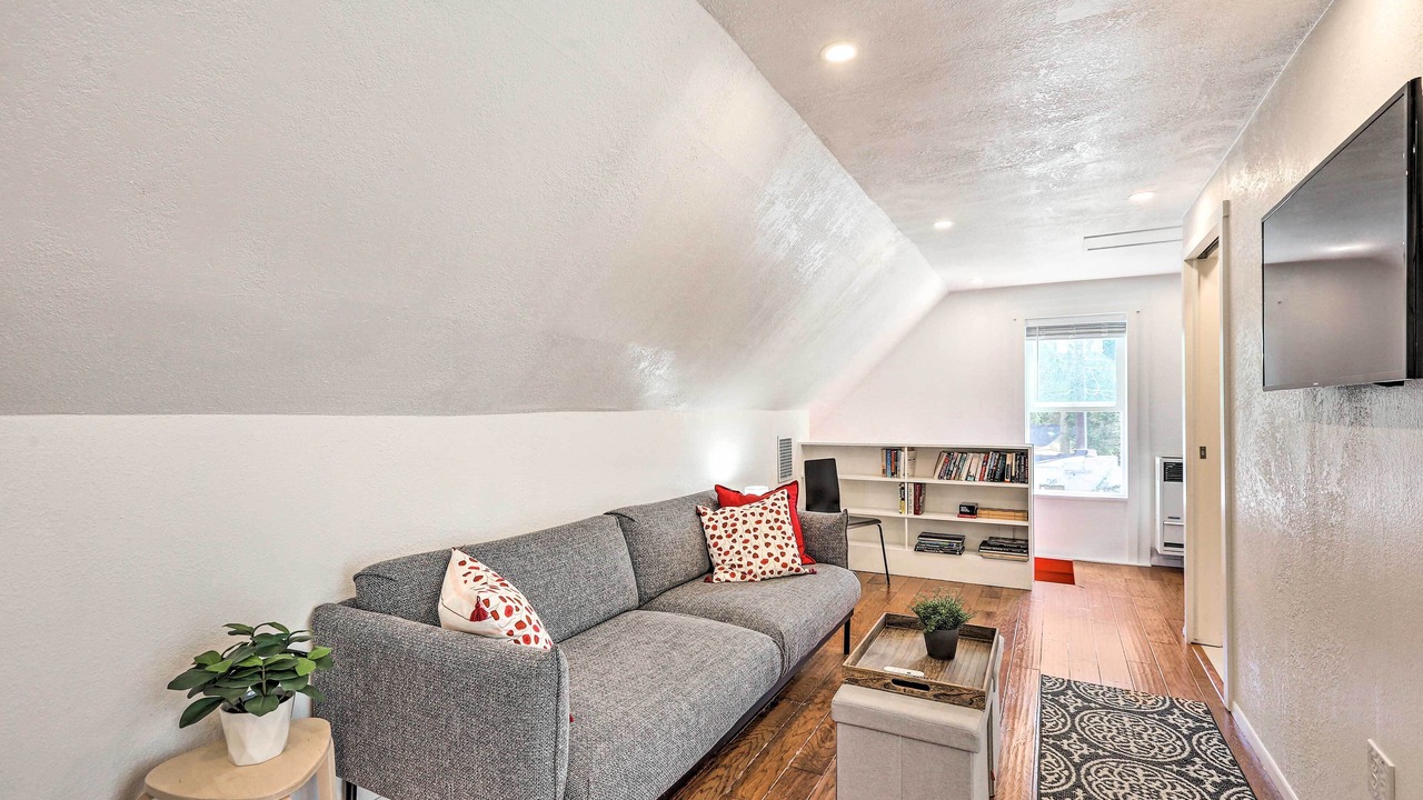 Photo of Livingroom in Baker