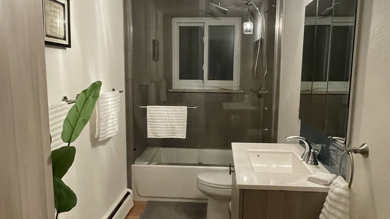 Photo of Bathroom in Edgewater
