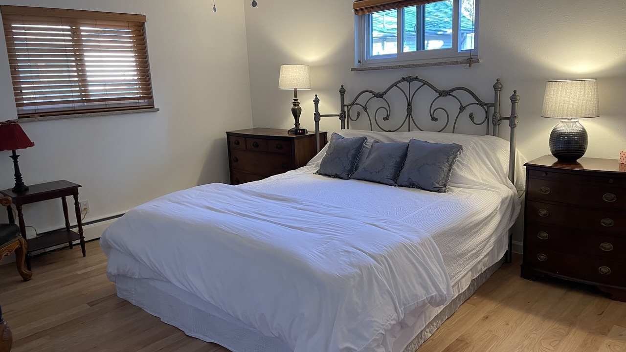 Photo of Bedroom in Edgewater