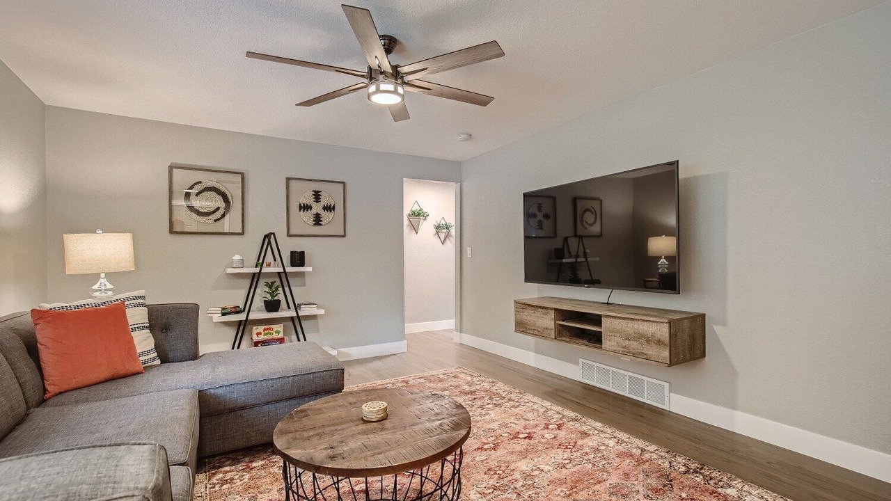 Photo of Livingroom in Lamar Heights Area