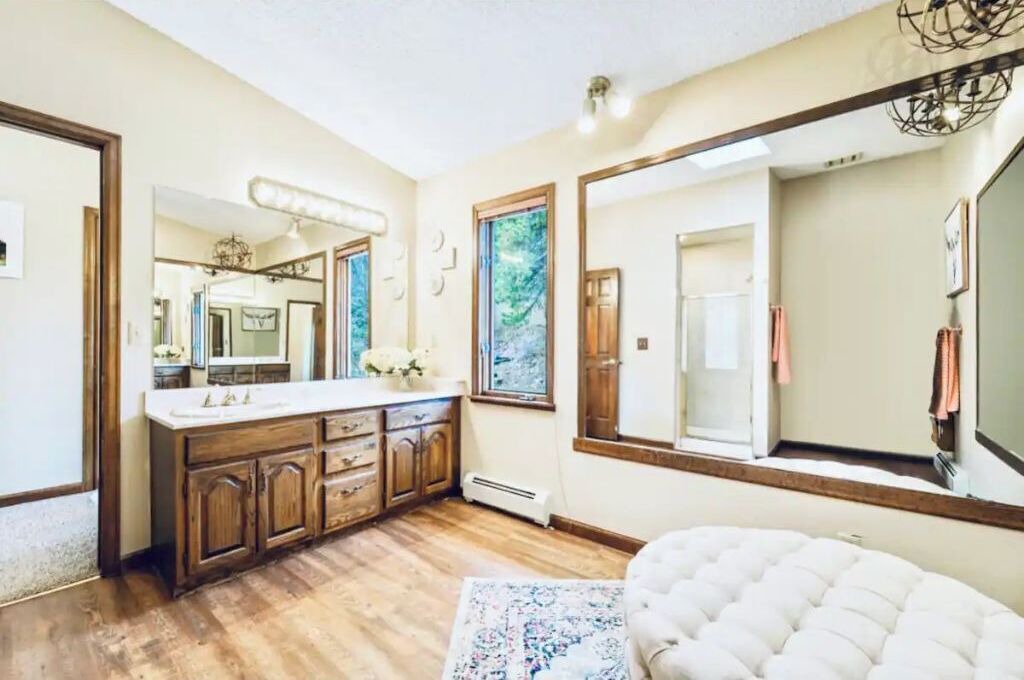 Photo of Bathroom in Larkspur