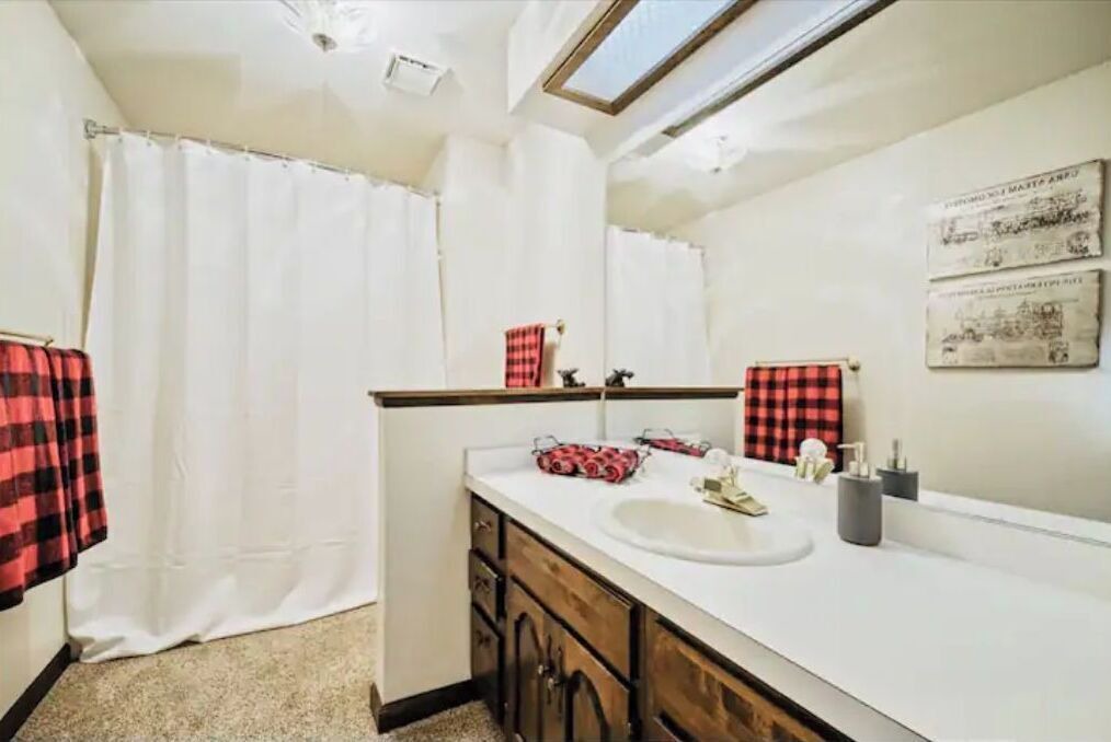 Photo of Bathroom in Larkspur