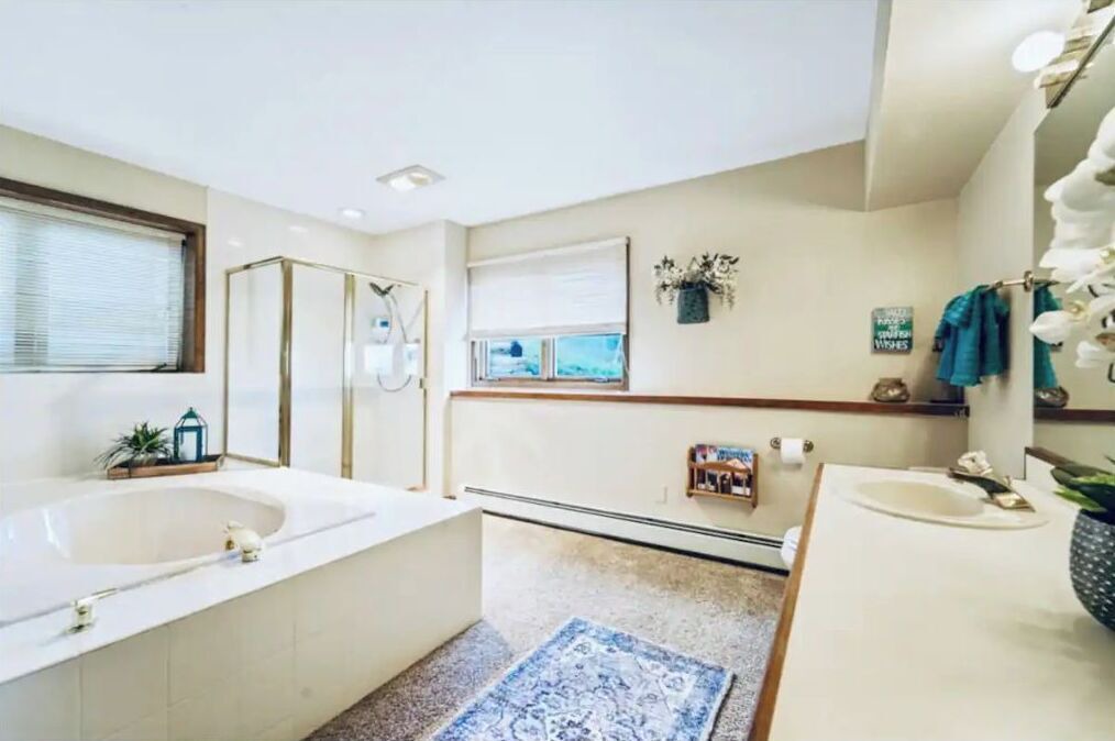 Photo of Bathroom in Larkspur