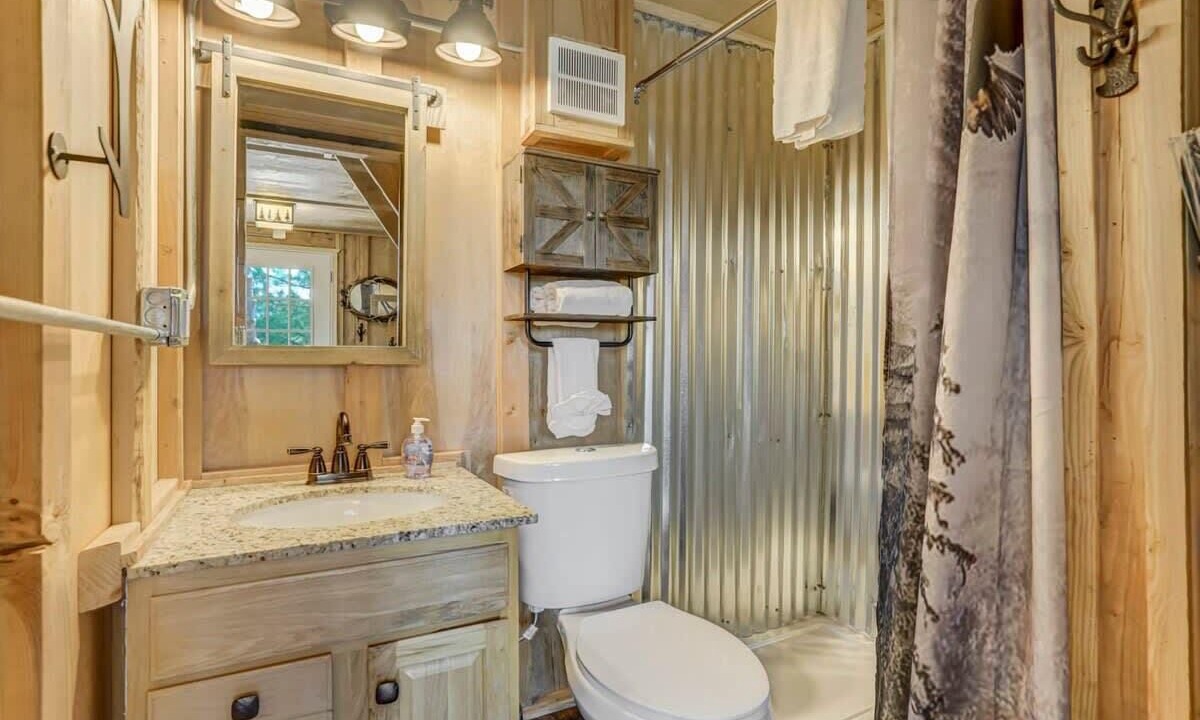 Photo of Bathroom in Larkspur