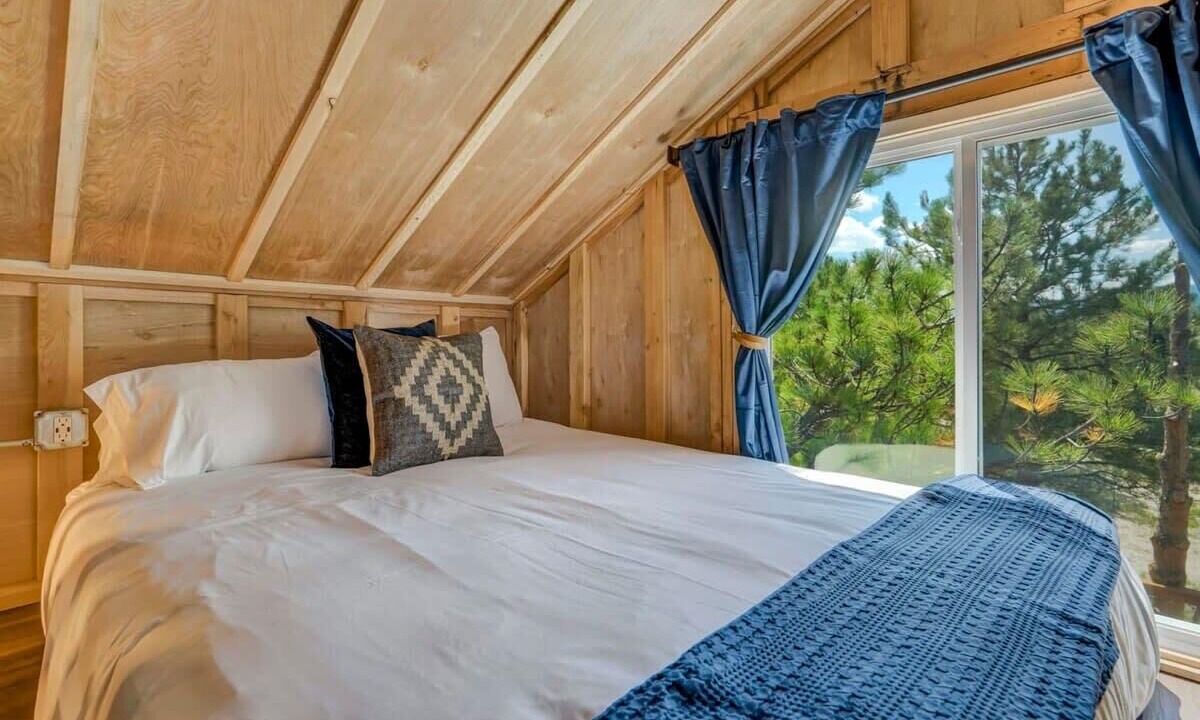 Photo of Bedroom in Larkspur