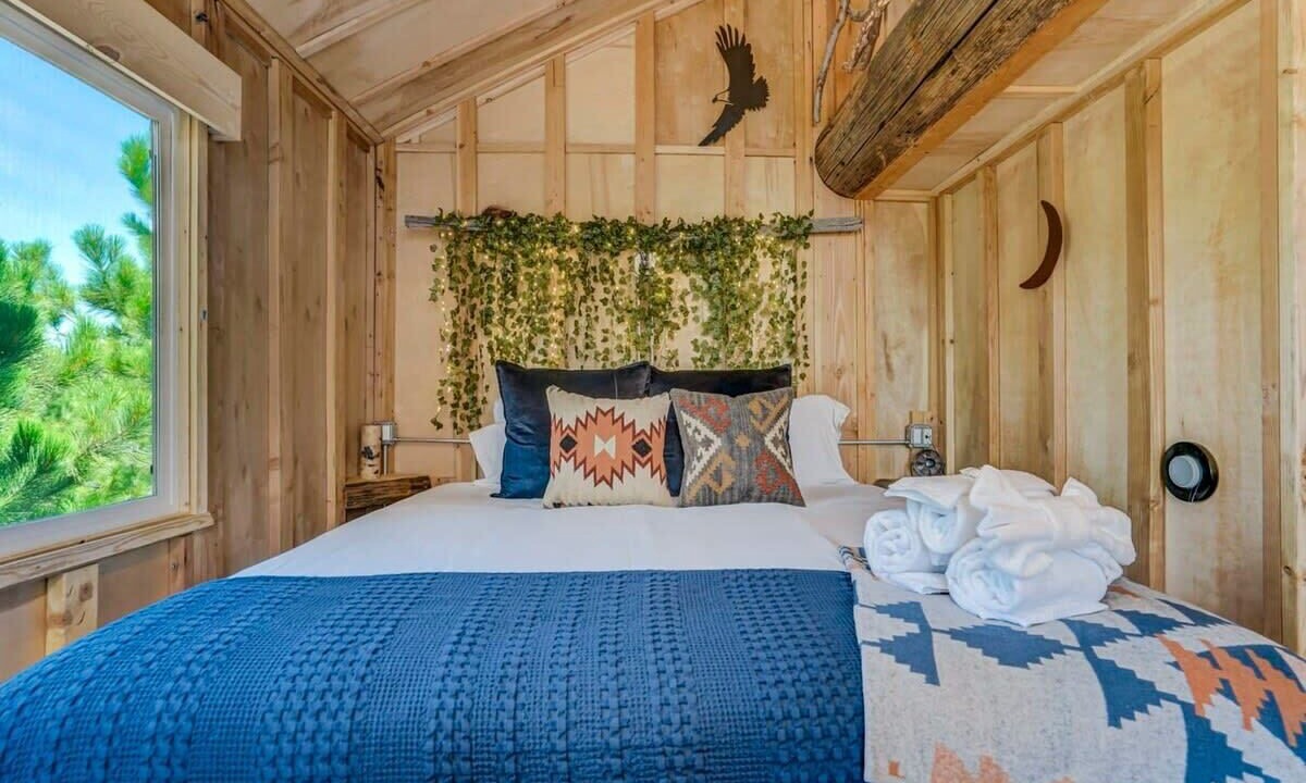 Photo of Bedroom in Larkspur
