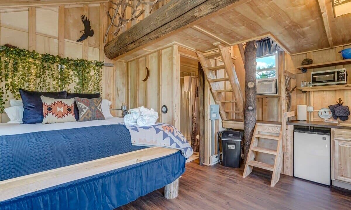 Photo of Bedroom in Larkspur